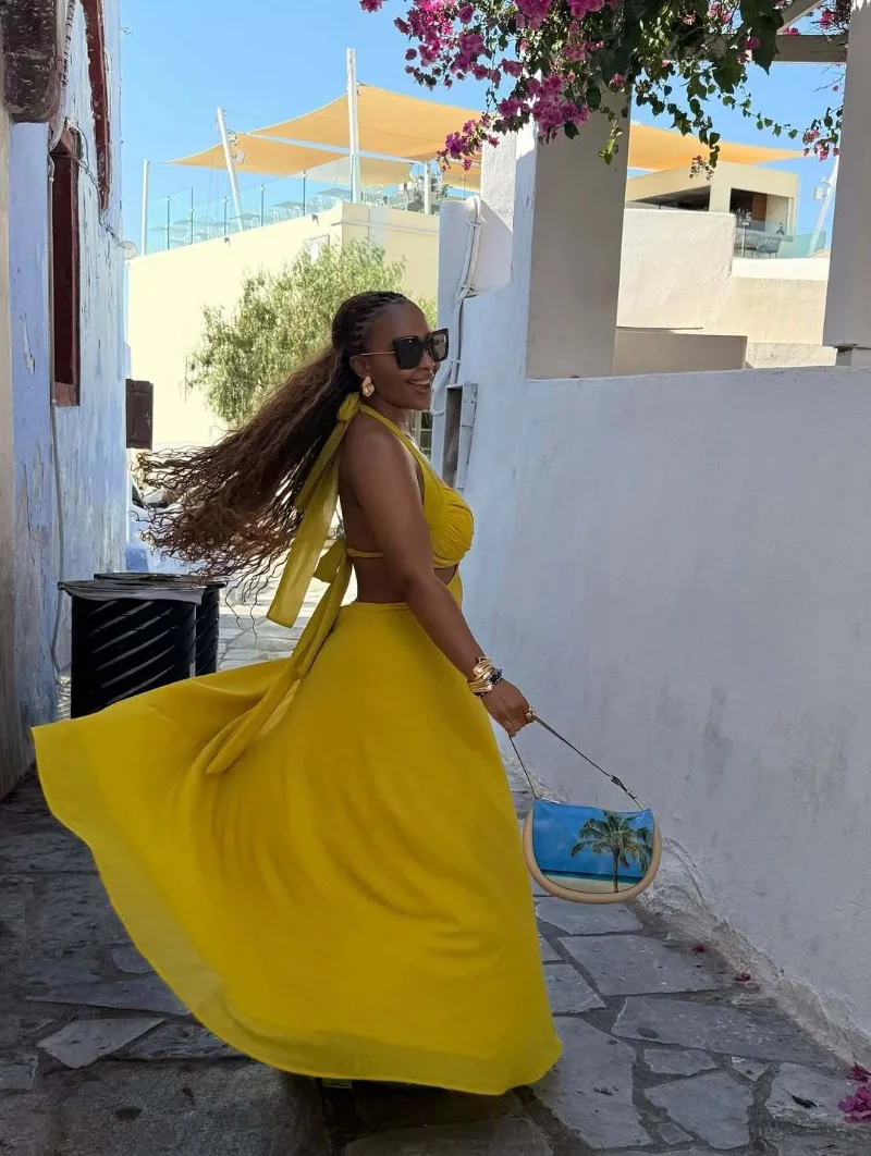 Gelbes, sexy Neckholder-Maxikleid aus Chiffon mit Cut-Outs für Damen – Afrikanisches Urlaubskleid, ärmellos, mit Taillenausschnitt, fließendes langes Partykleid – Detail 10