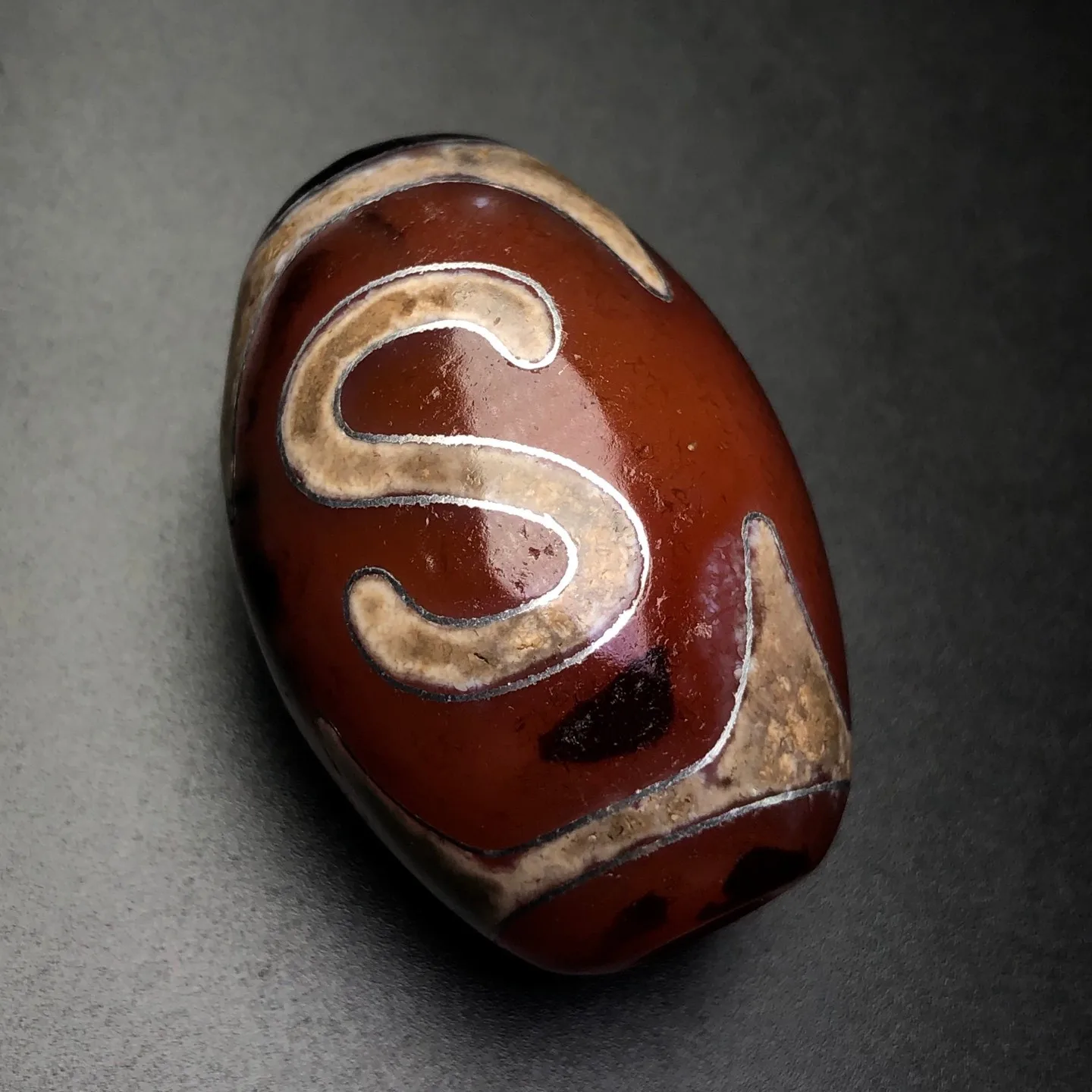 Tibetan Buddhism Agate Inlaid Silver Wire S Money Hook Dzi Bead Pendant G5997