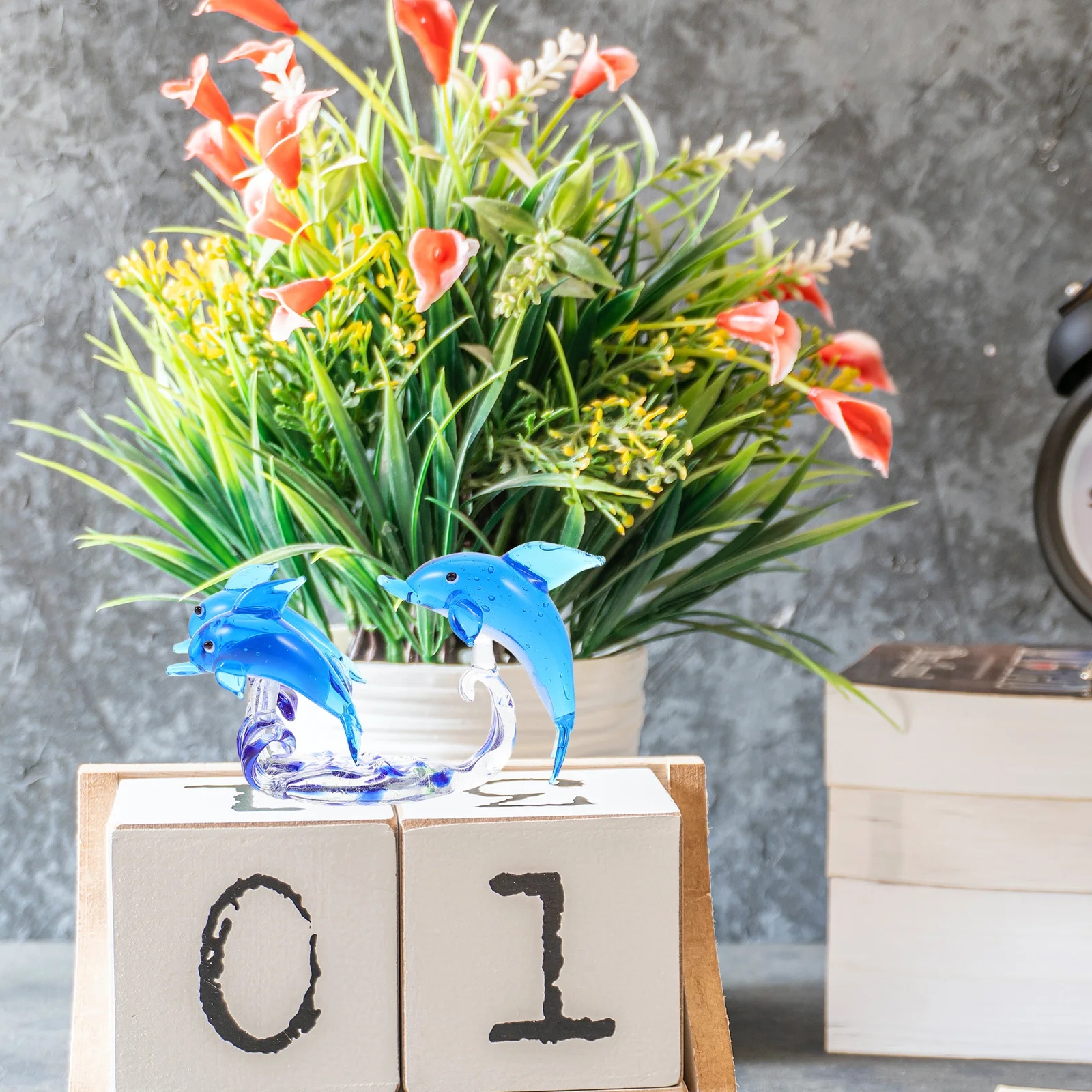 

Glass Little Dolphin Desktop Decoration Crystal Clear Ornament Creative Home Office Table Decor Elegant Glass Dolphin