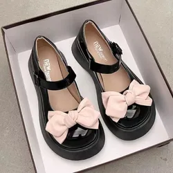 Kawaii Bowknot białe Lolita buty damskie 2024 na platformie Mary Janes styl japoński lakierowana skóra Jk buty na platformie