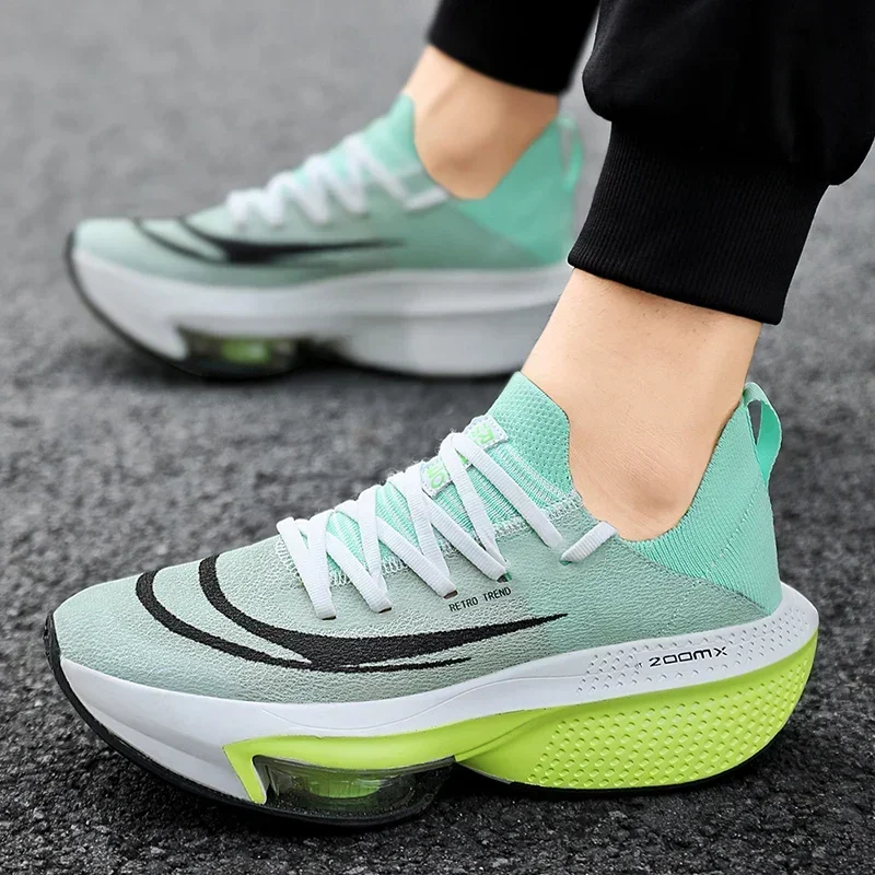 

Spring New Carbon Board Lightweight Running Shoes for Men's Trendy Casual Sports Shoes Low Cut Breathable Outdoor Trendy Shoes