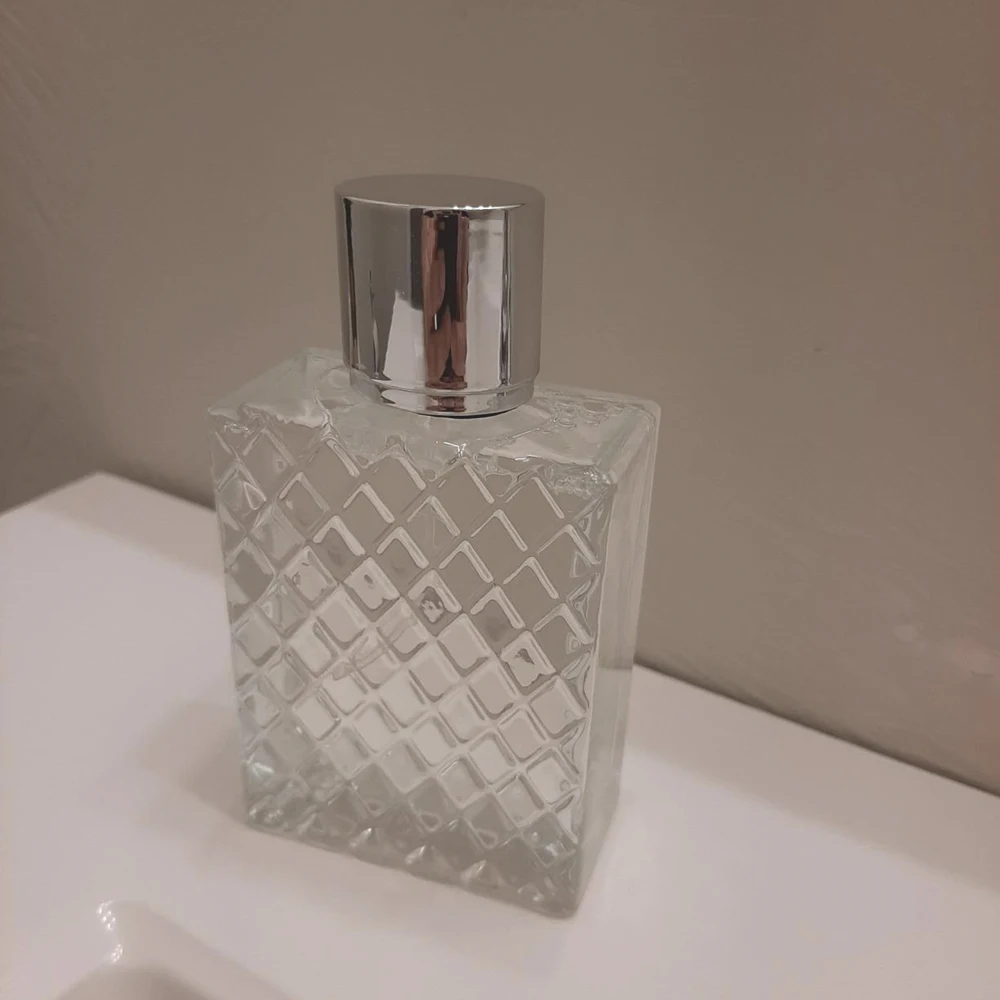 100ml 3.4oz Clear Glass Spray Bottle Refillable Perfume Bottle Essential Oil Container Fine Mist Sprayer Cosmetic Sample Bottle