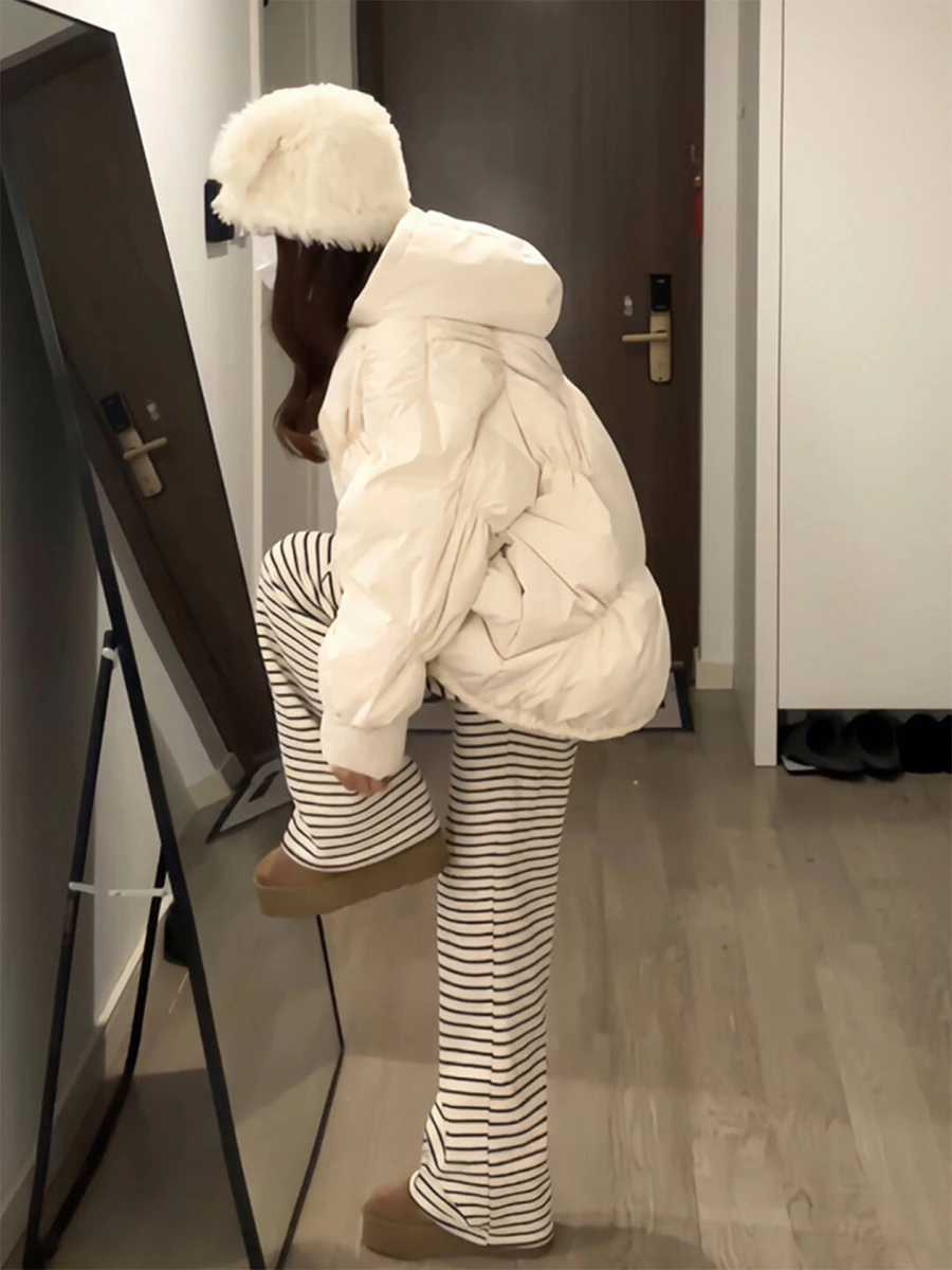 

Новая женская зимняя куртка в корейском стиле: бежевая, утепленная, свободного кроя, универсальная, для студентов, теплая, с капюшоном, на хлопковом наполнителе.