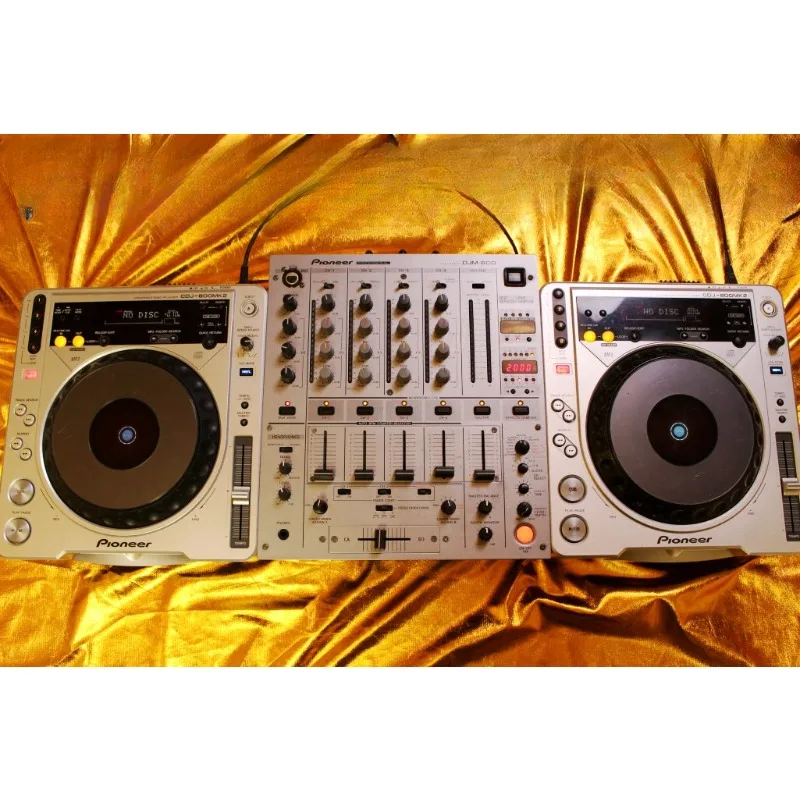 Used 600 DJ Mixer Sound Quality Good Color New Features All Good