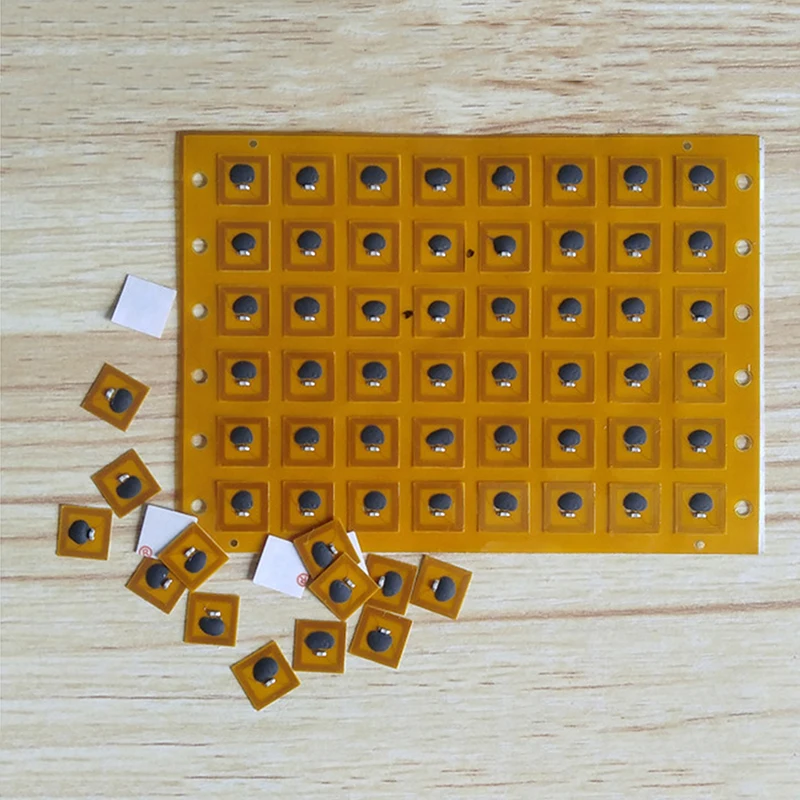 حار! 1 قطعة قابلة للبرمجة 7*7 مللي متر مايكرو FPC مرنة مكافحة المعادن صغيرة الحجم NFC العلامة الإلكترونية Ntag213 RFID العلامة ملصق