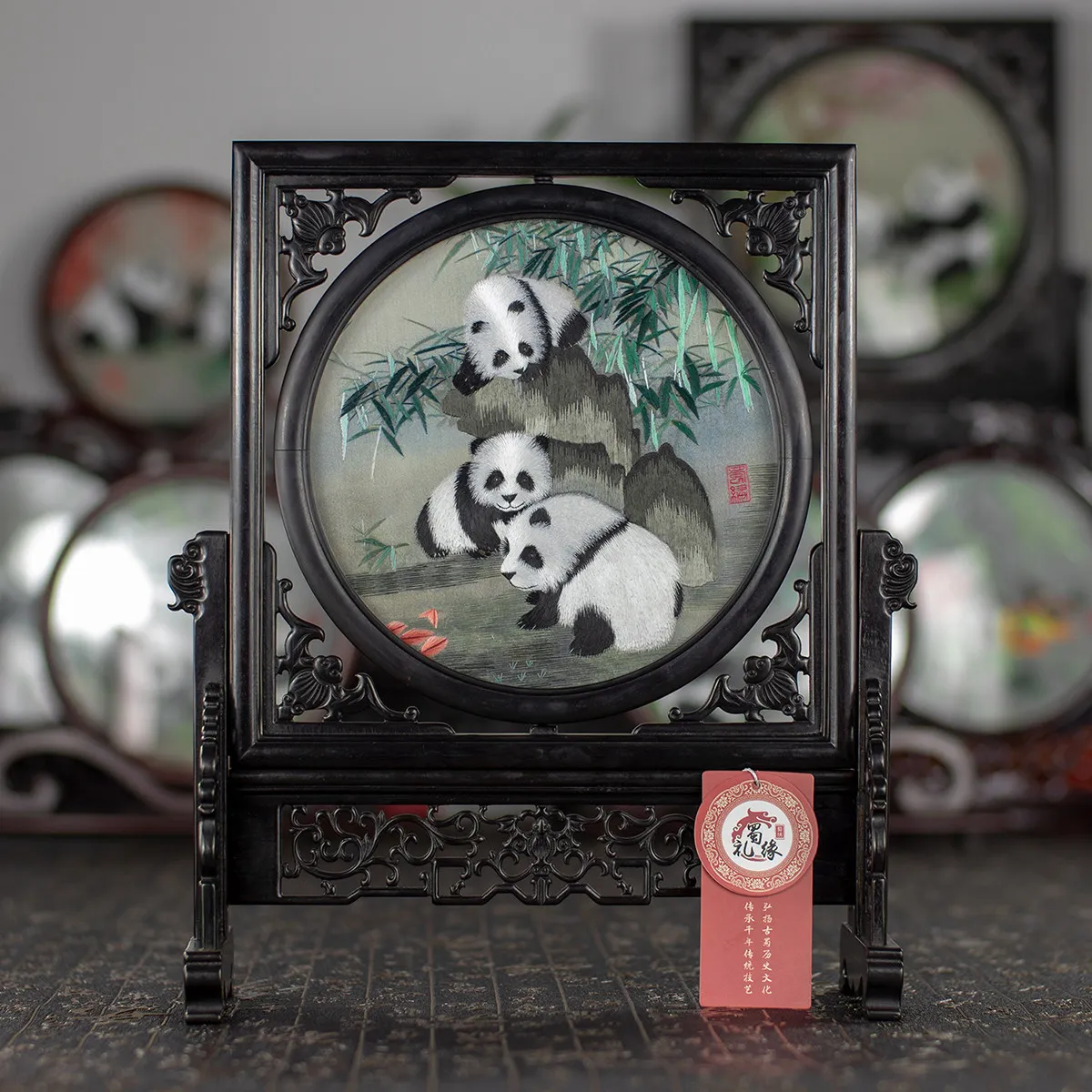 Gifts and gifts for foreigners, traditional embroidery souvenirs, Sichuan Shu embroidery panda craft screen ornament
