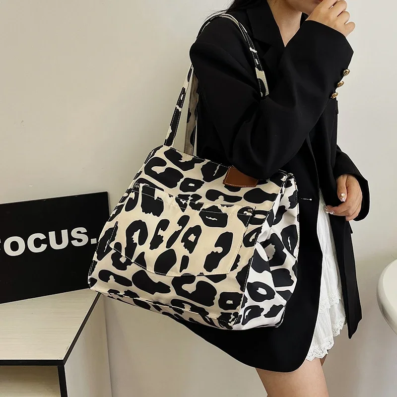 Oversized Leopard Prints Shoulder Bags For Women Deformable Canvas Large Capacity Shopping Totes 2023 Winter New Luxury Handbags