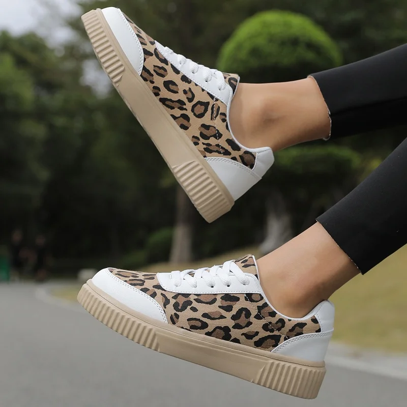 Unisex Board Shoes Spring Autumn Leopard Print Canvas Mixed Texture Thick Flat Sole Retro Streetwear Casual Sneakers