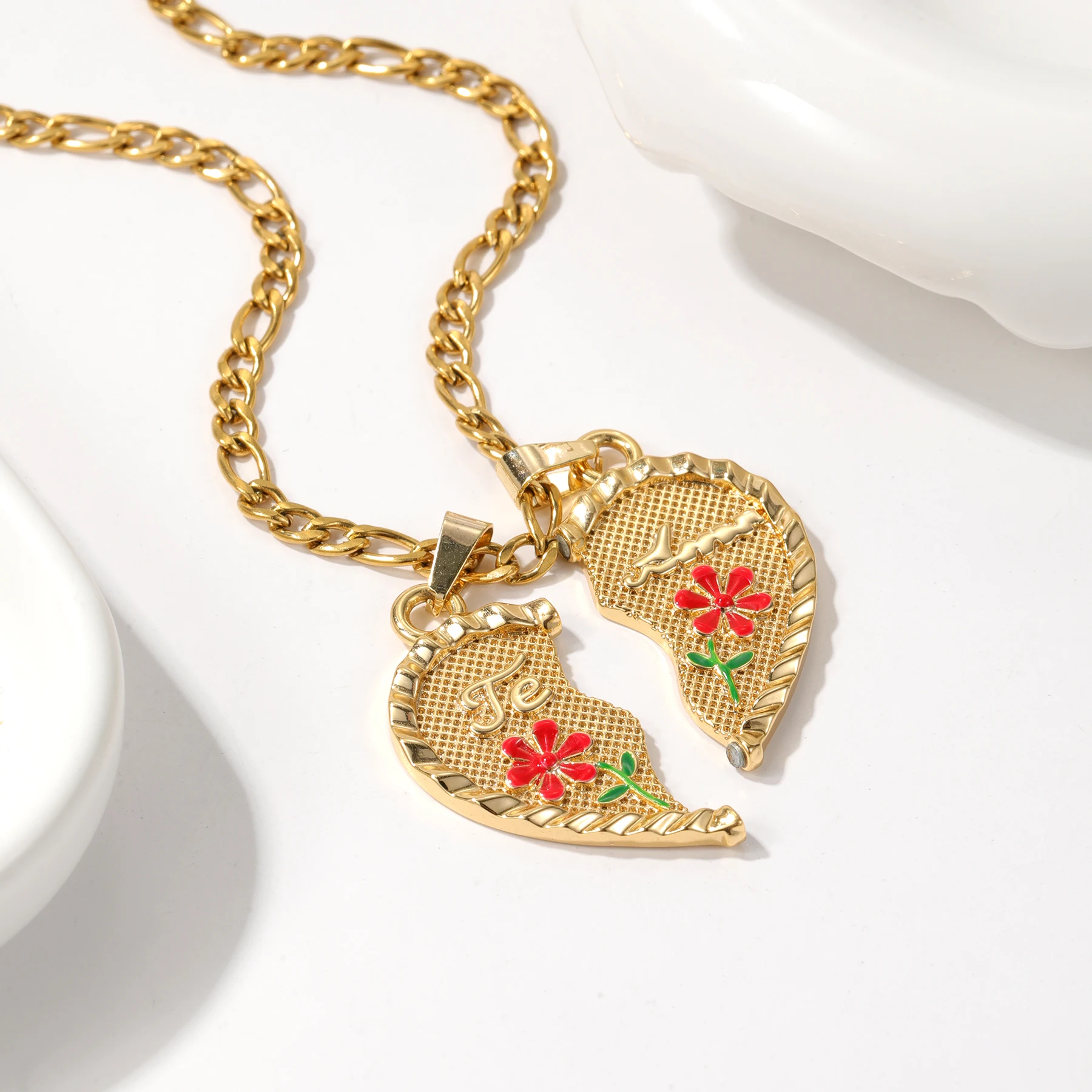 

TE AMO Custom Couple Name Engraved on the Back Necklace Set Love Couple Pendant Women Daily Jewelry Wedding Gifts For Couples