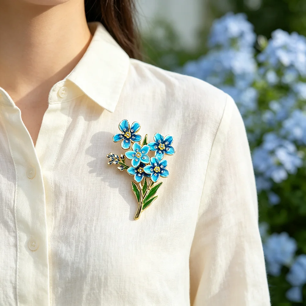 Vintage Forget‑Me‑Not Flower Brooch, Enamel Blue Floral Lapel Pin, Rhinestone Alloy Badge for Women Suit Scarf Coat Jewelry Gift