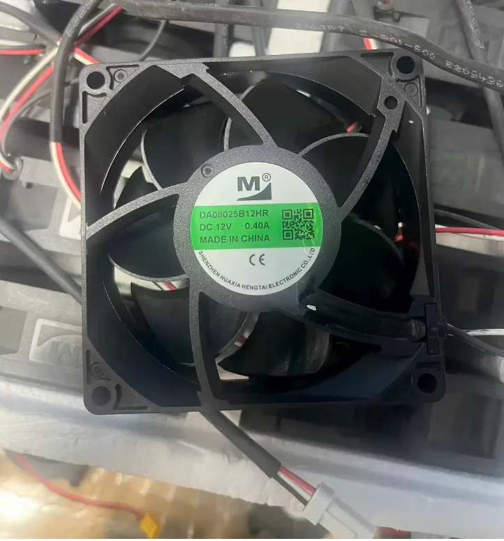 

M DA08025B12HR DC 12V 0.40A 80x80x25mm 3-Wire Server Cooling Fan