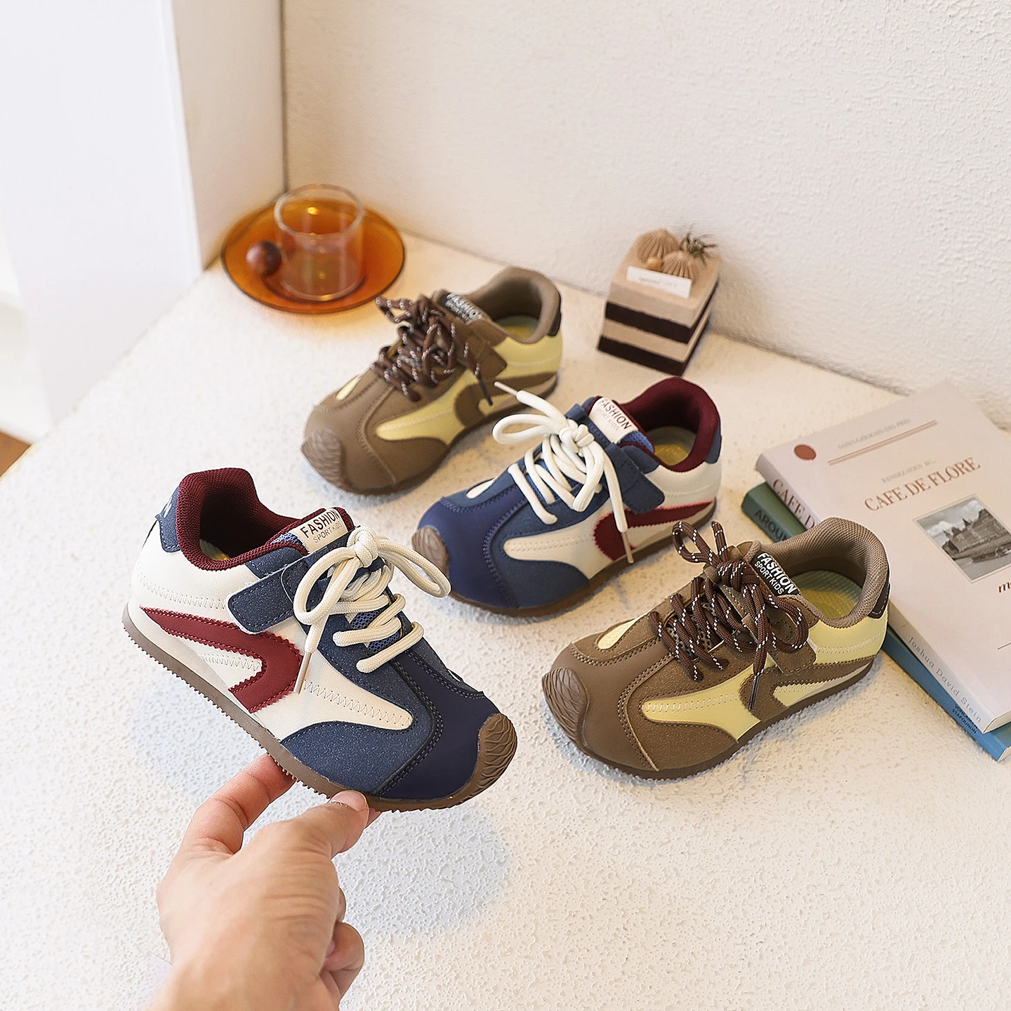 Kids Retro Sneakers Boys Girls Classic Color Block Casual Shoes Lightweight Lace-Up Tennis Shoes Non-Slip Outdoor Walking