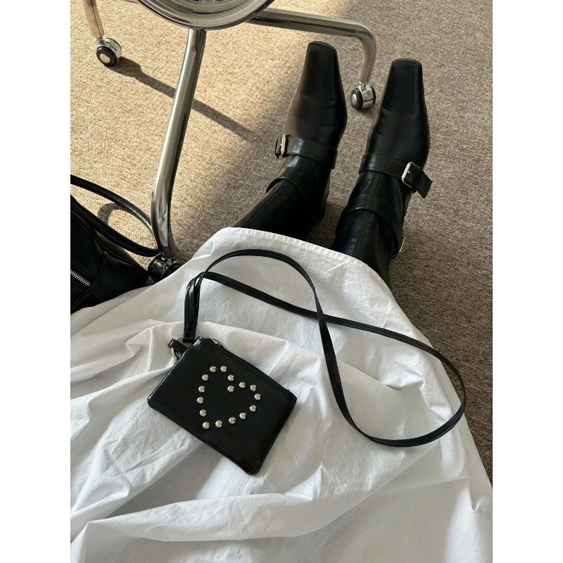 

Модная сумка на ремне с шипами в форме сердца 2024, милая эстетичная сумка через плечо для женщин, мини-сумка в стиле ретро Y2K для свиданий, ночного отдыха