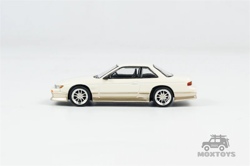 Tarmac Works 1:64 VERTEX Silvia S13 White / Gold Diecast Model Car