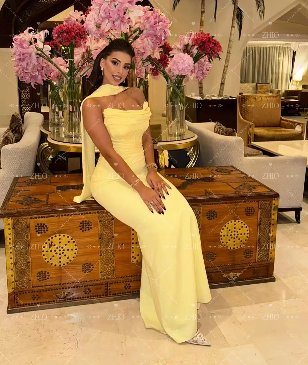 فستان سهرة أصفر رائع من ZHIO بدون حمالات بطيات حورية البحر بطول الأرض مناسبة خاصة لحفلات الزفاف فستان حفلات مخصص