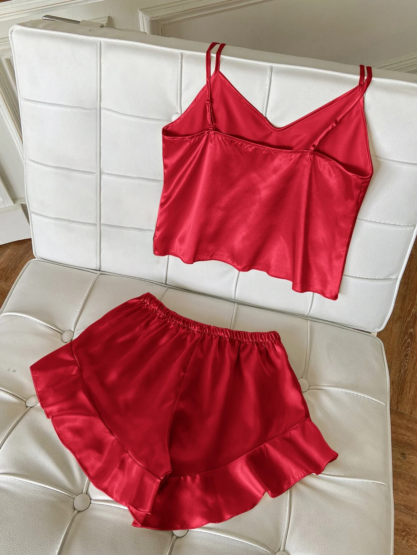 Solides Satin-Pyjama-Set mit V-Ausschnitt, Cami-Oberteil, Rüschen-Shorts, Damen-Nachtwäsche, Loungewear – Detail 3