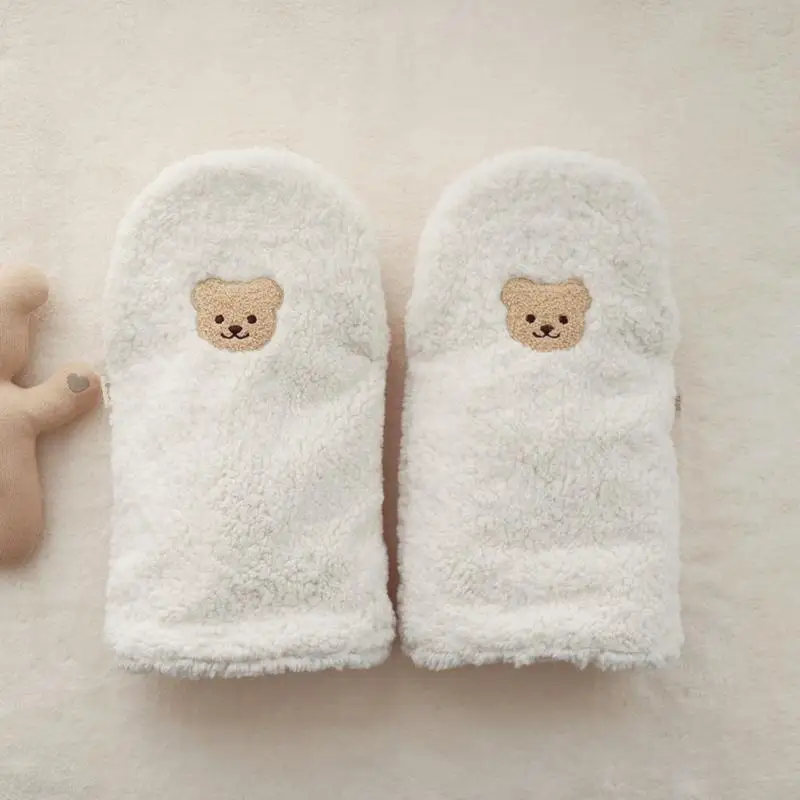 

Soft and Warm Baby Stroller Gloves Lovely Bear Embroidery Winter Mittens Windproof Lambwool Handmuff for Infant Cart