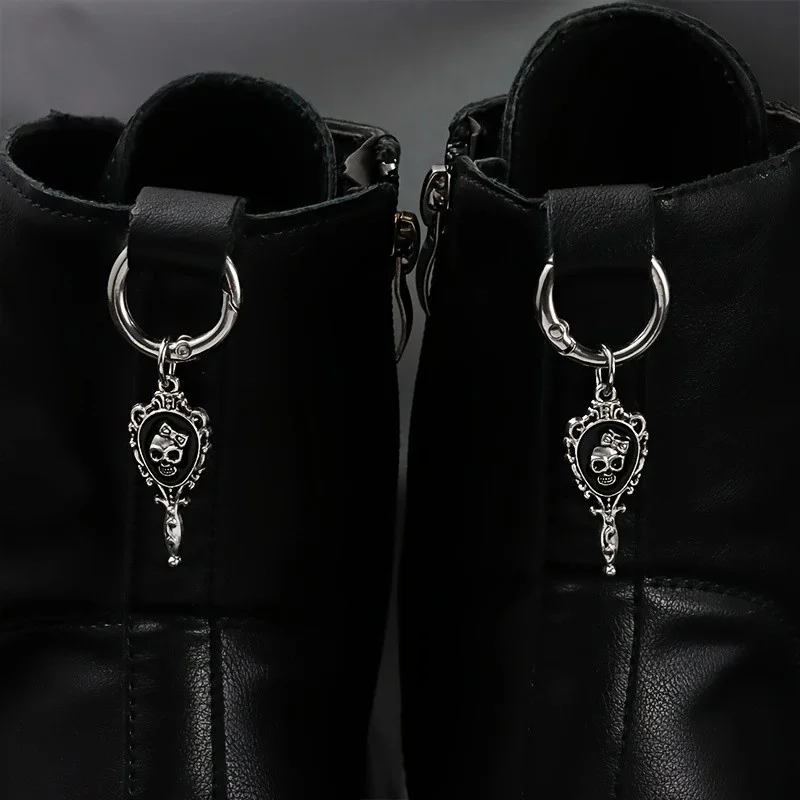 2Pcs Gothic Retro Mirror skeleton O-ring metal black imitation enamel shoe pendant accessory suitable for all kinds of boots