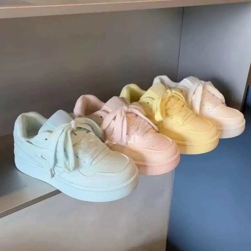 

Fashionable and Versatile New 2025 Woman Sneakers Fashion Comfort Sports Board Shoes Casual Style Shoes Female Spring Autumn