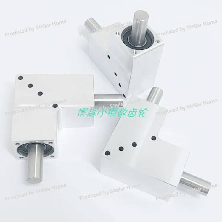 90-degree Swash Plate Reducer, 1:1 Gear Ratio, 15mm Shaft Diameter, Compact Helical Bevel Gearbox