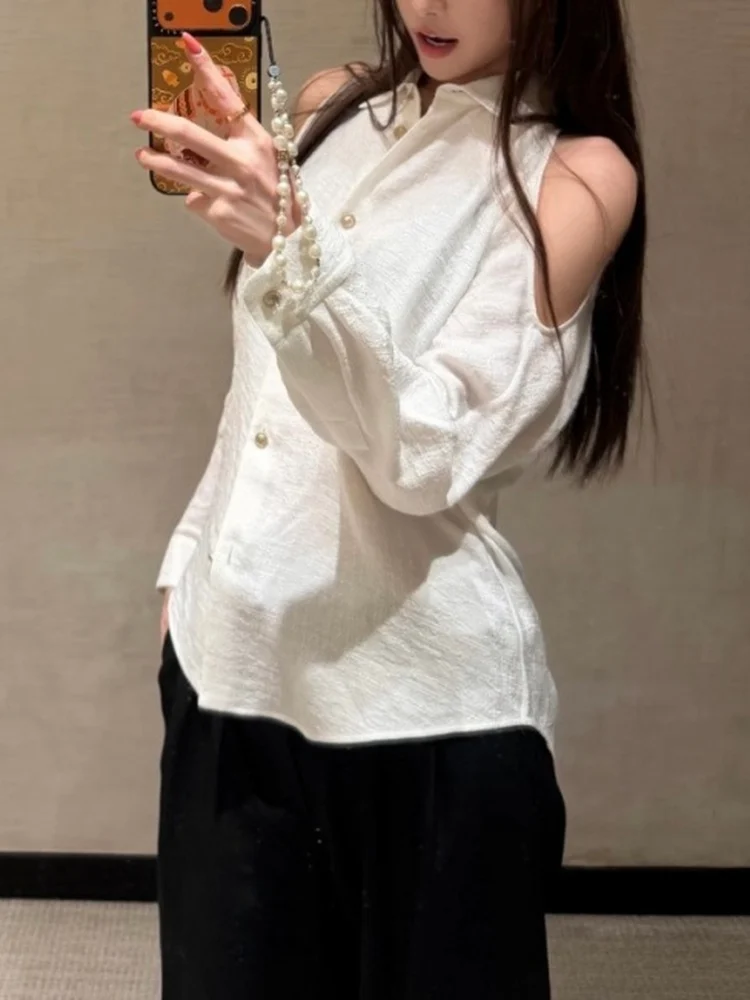 

Элегантная белая рубашка в клетку с длинным рукавом и открытыми плечами, женская, весна 2026, новый стиль, люксовая, свободного кроя, приятная к телу, дышащая