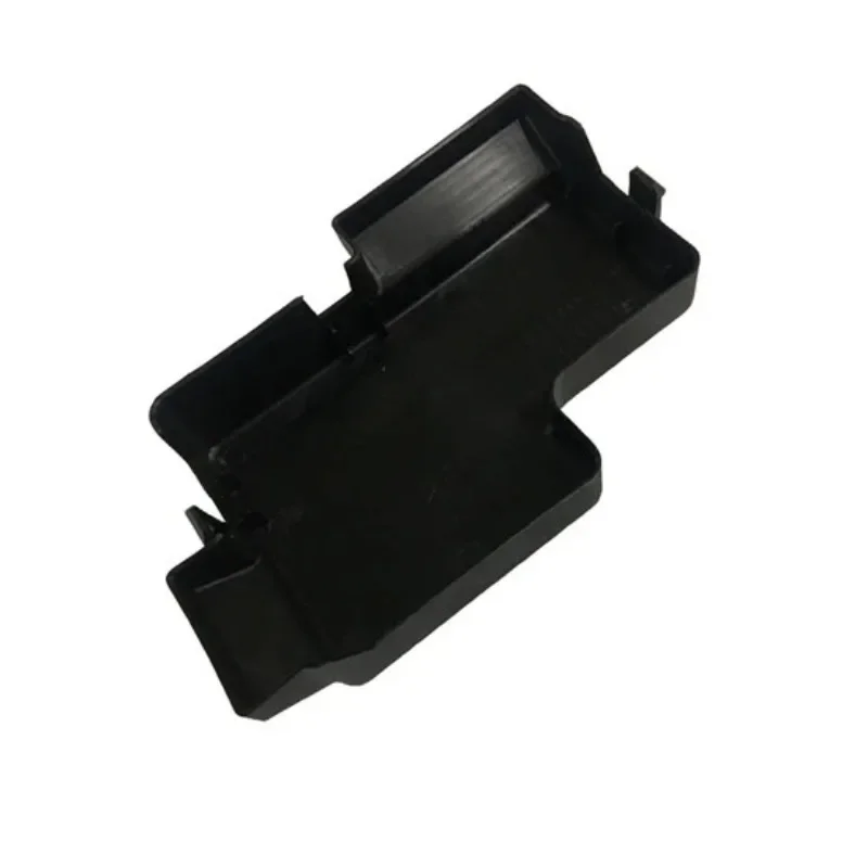 Suitable for BAIC E150 E130 Senova D20X25X35 battery wire cover box battery wire box battery fuse box upper cover