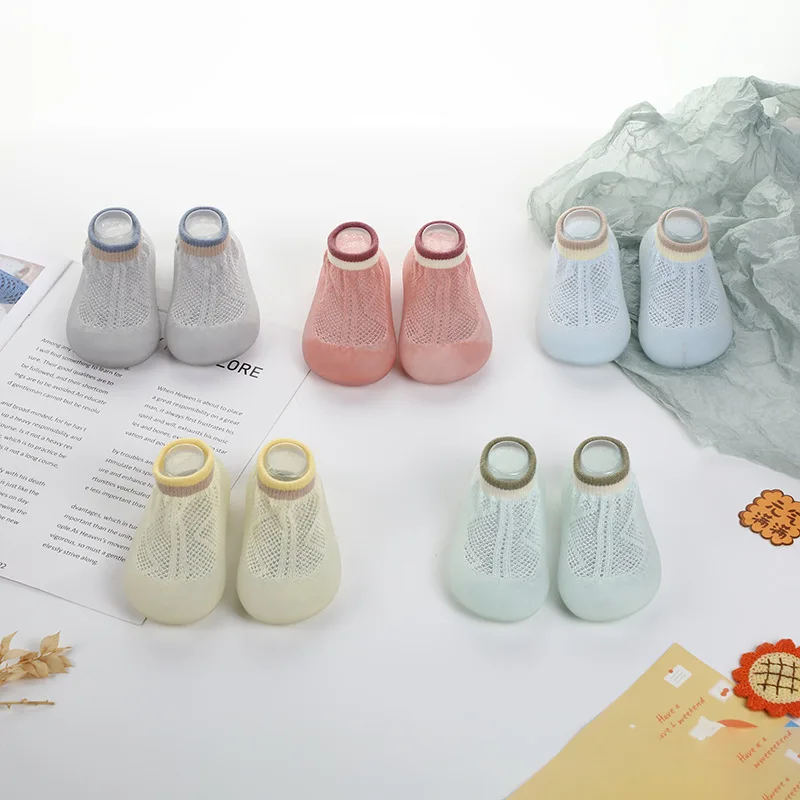 Sapatos infantis de malha respirável, sola macia, sola de borracha, resistente ao desgaste, vela antiderrapante, bebê do jardim de infância