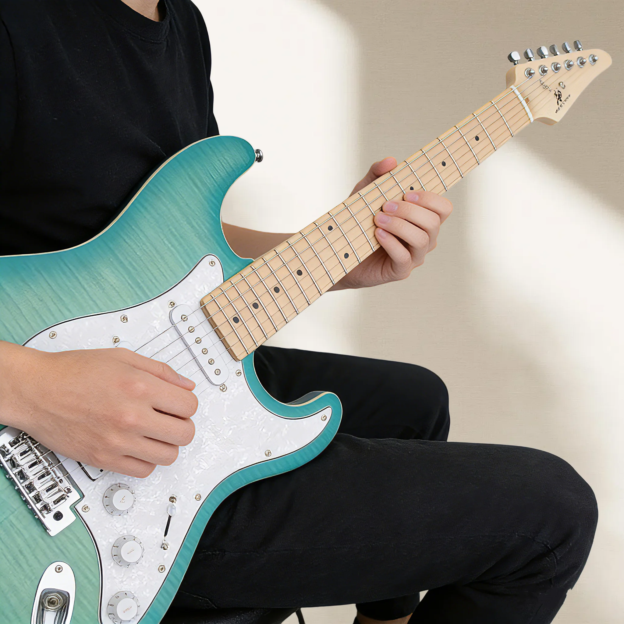

Электрогитара Customized Swift Horse TS5R-M с корпусом из огненного клена, звукоснимателями S-H и хромированной фурнитурой