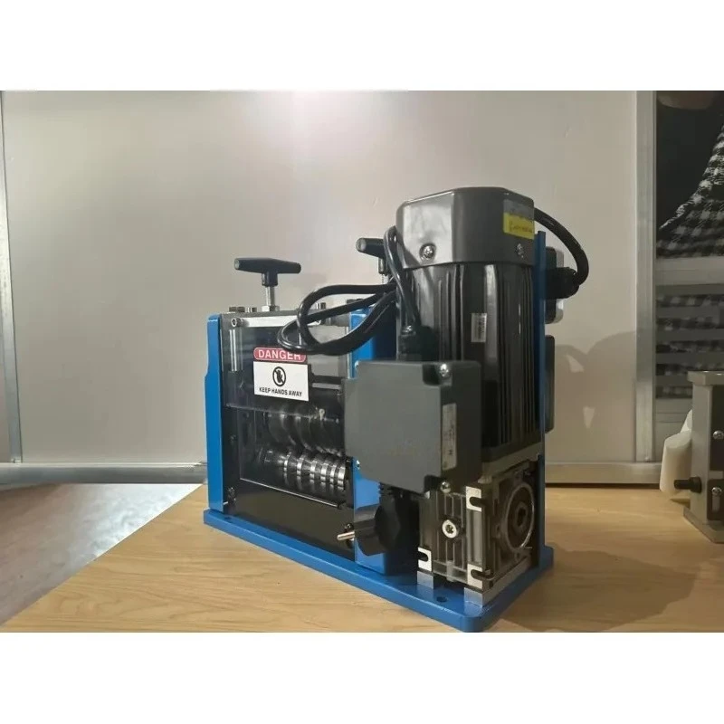 V-026 1-25mm Netherlands Scrap Copper Metal Big Cable Stripper Machine Copper Wire Peeling Machine Cable Wire Cutting Machine