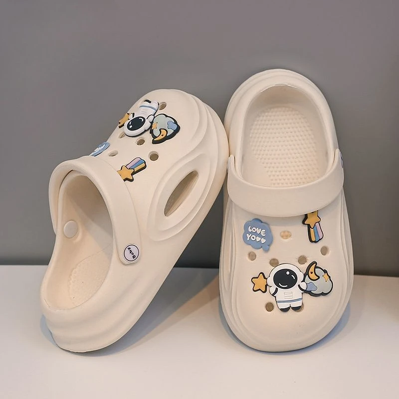 New 2026 Summer Boys Cartoon Anti-Slip Closed-Toe Outdoor Slippers