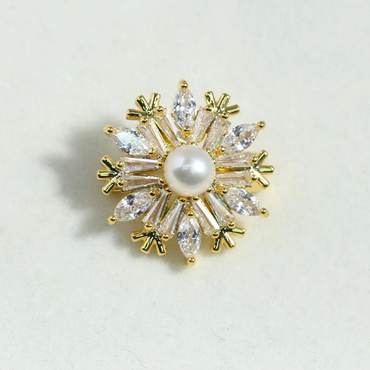 Brass Gold Plated Winter Snowflake Brooch Setting, Zircon Inlaid Pin, DIY Pearl Corsage Jewelry Making Supply