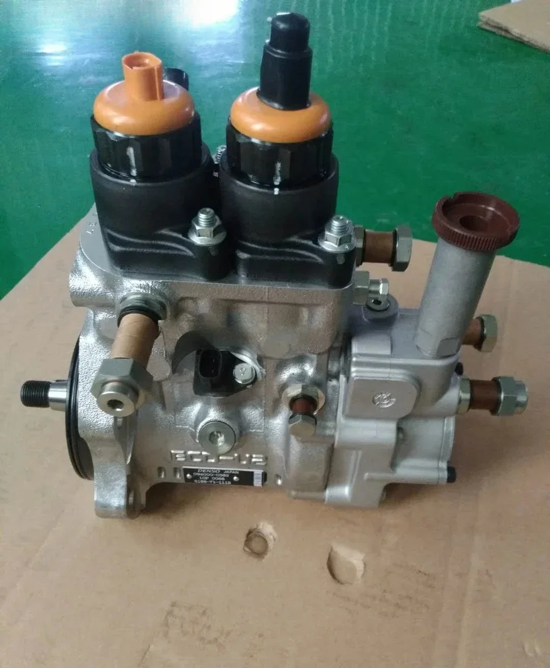 

PC200-8 PC220LC-8 excavator parts 6754-71-1110 fuel pump