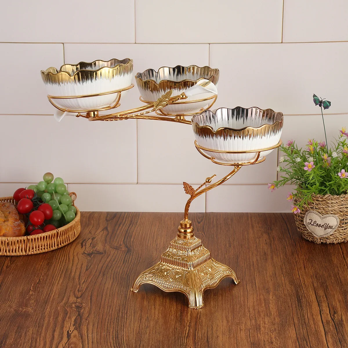 European creative home living room coffee table wrought iron tempered glass fruit plate elegant and generous multi-layer ceramic