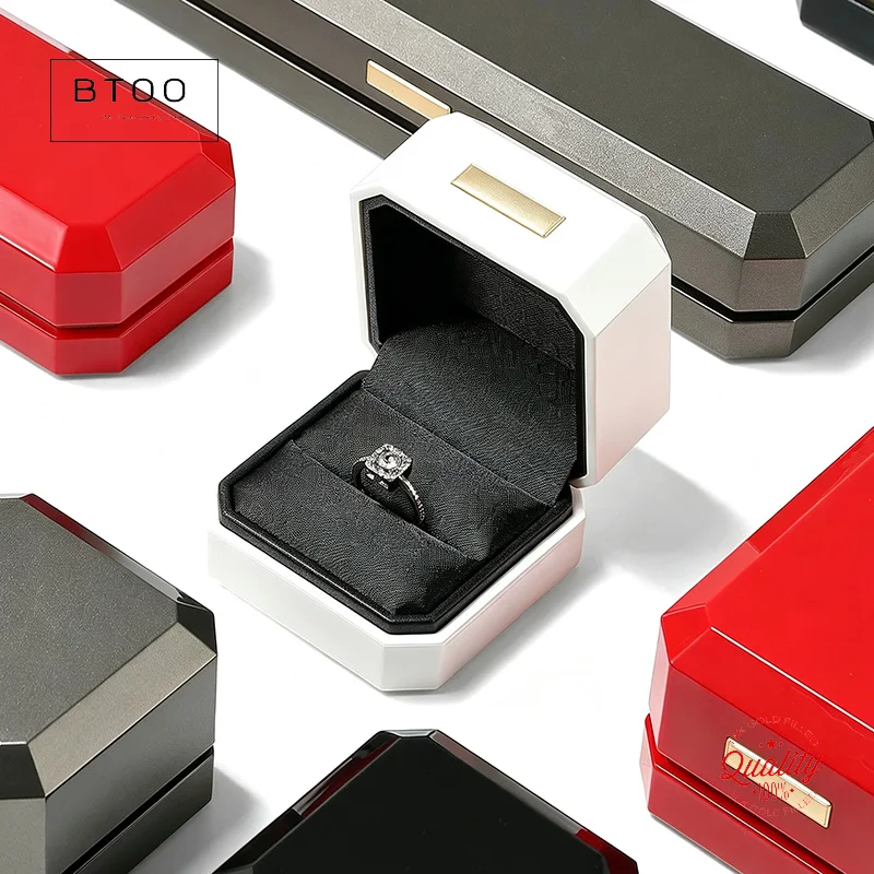 Luxurious Lacquer Finish Jewelry Box for Her Anniversary Gift Fancy Necklace Box Ring And Bracelet Boxes for Him