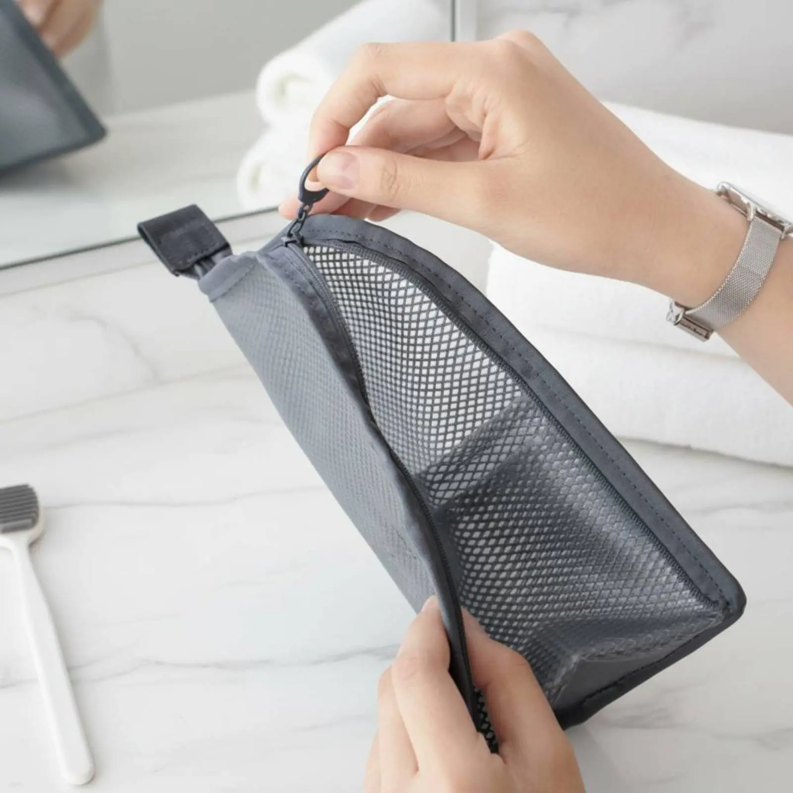 Standing Toiletry Bag Easy to Clean Cosmetic Brush Holder Portable Brush Holder Structured Design EVA Cosmetic Pouch