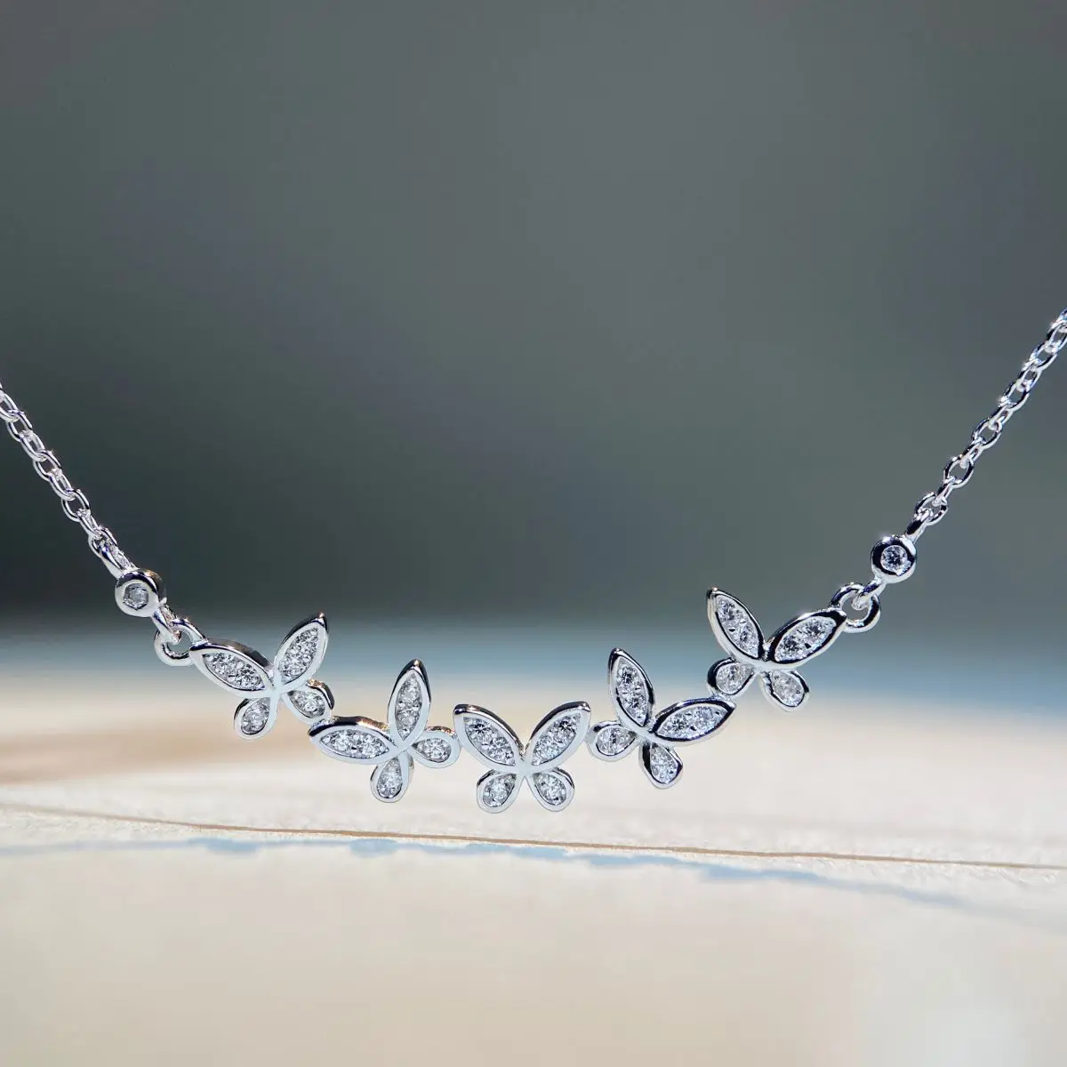 

925 Sterling Silver Necklace, Women's Instagram Style, Simple Yet Timeless Collarbone Chain, Versatile and High-end Chain