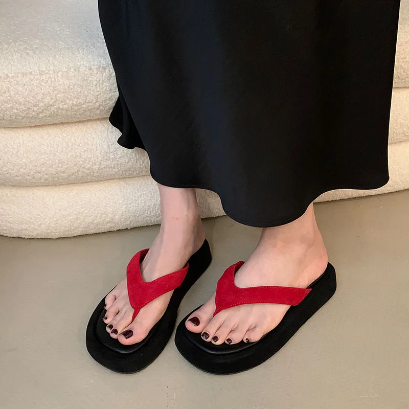 Mode pantoufles à semelles épaisses chaussures pour femmes tongs chaussures femme diapositives bout carré chaussures plates pour femme pantoufles sandales chaussures