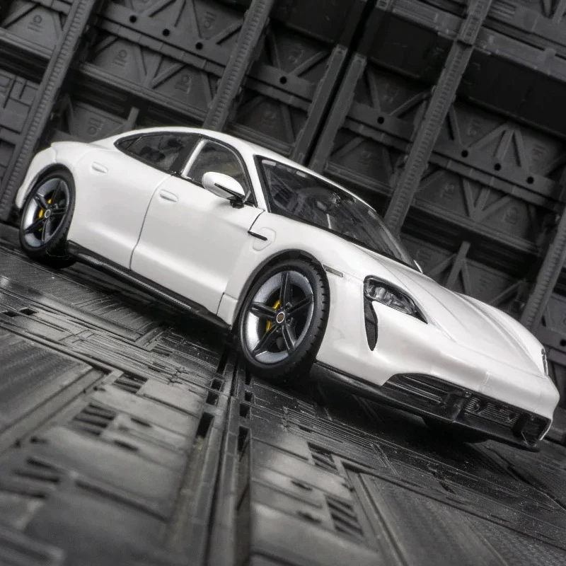 1:24 schaalmodel Porsche Taycan Turbo S van gegoten metaal, simulatie, handwerk, volwassen speelgoed, decoratie, verzamelobject, cadeau