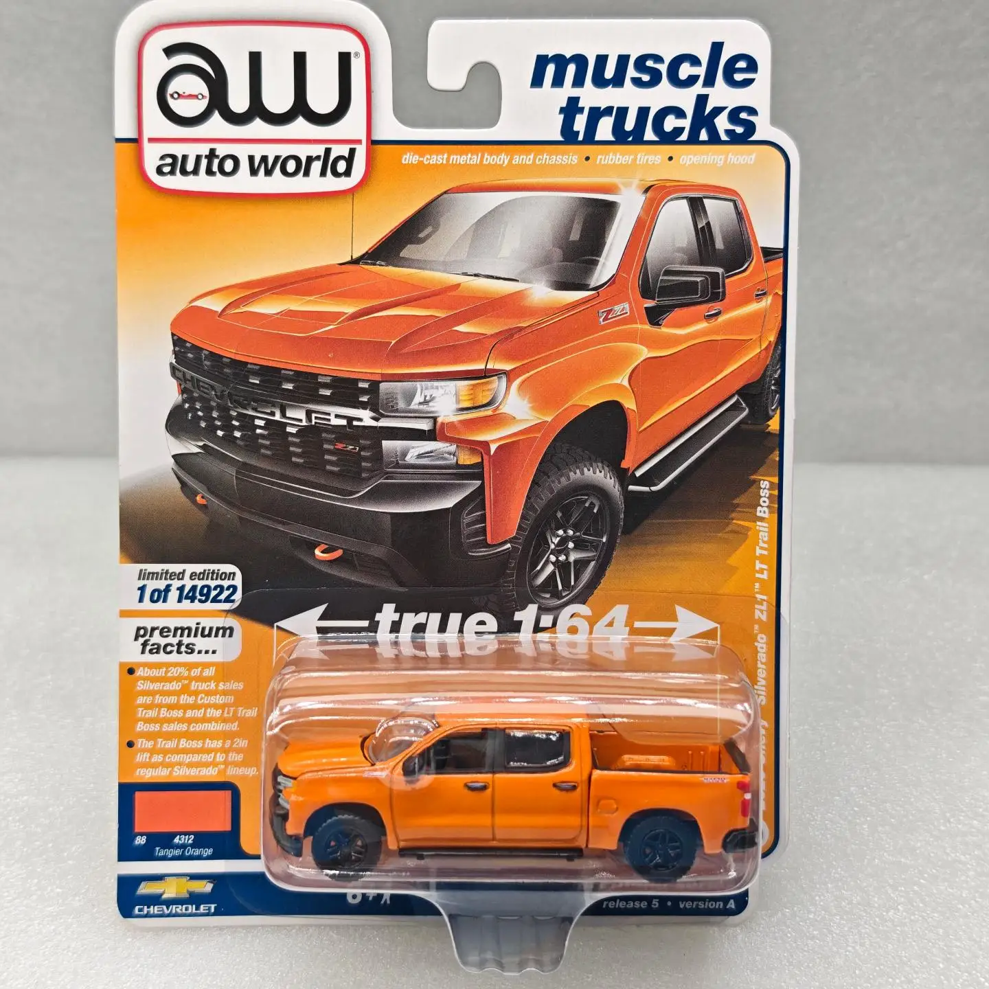 AW 1:64 Muscle Pickup Series Chevrolet Solod Z71 LT Trail Boss Alloy diacast cast car model rebound toy