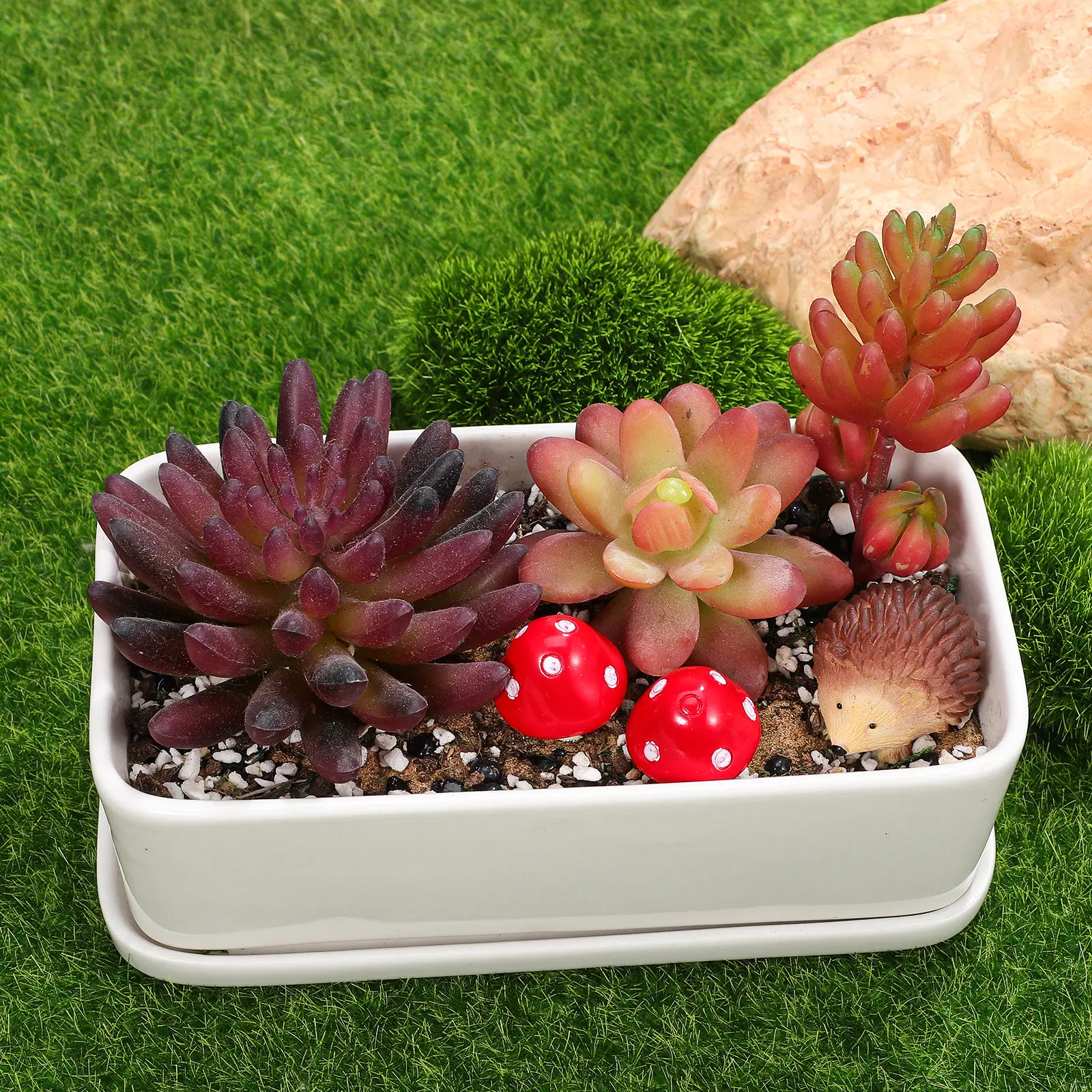 1Set Whimsical Resin Hedgehogs Mushrooms Mini Garden Decorations for Indoor Outdoor Use Small Animal Figurines Landscape