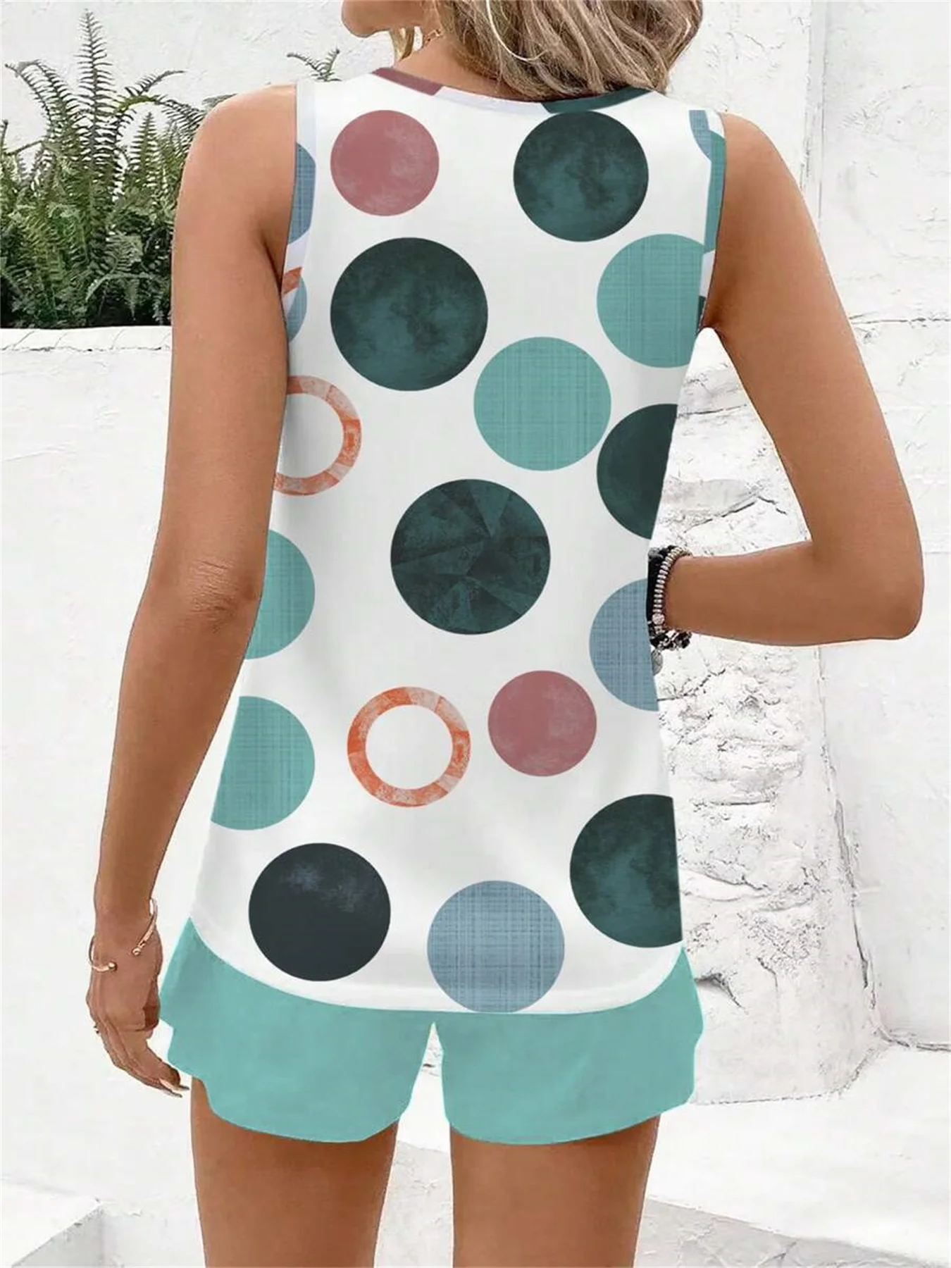 Women's Spring/Summer Fashion Two-Piece Set - Polka Dot Print Fashionable Sleeveless Vest + Solid Color Shorts, Suitable for Daily Wear and Vacation Outfits