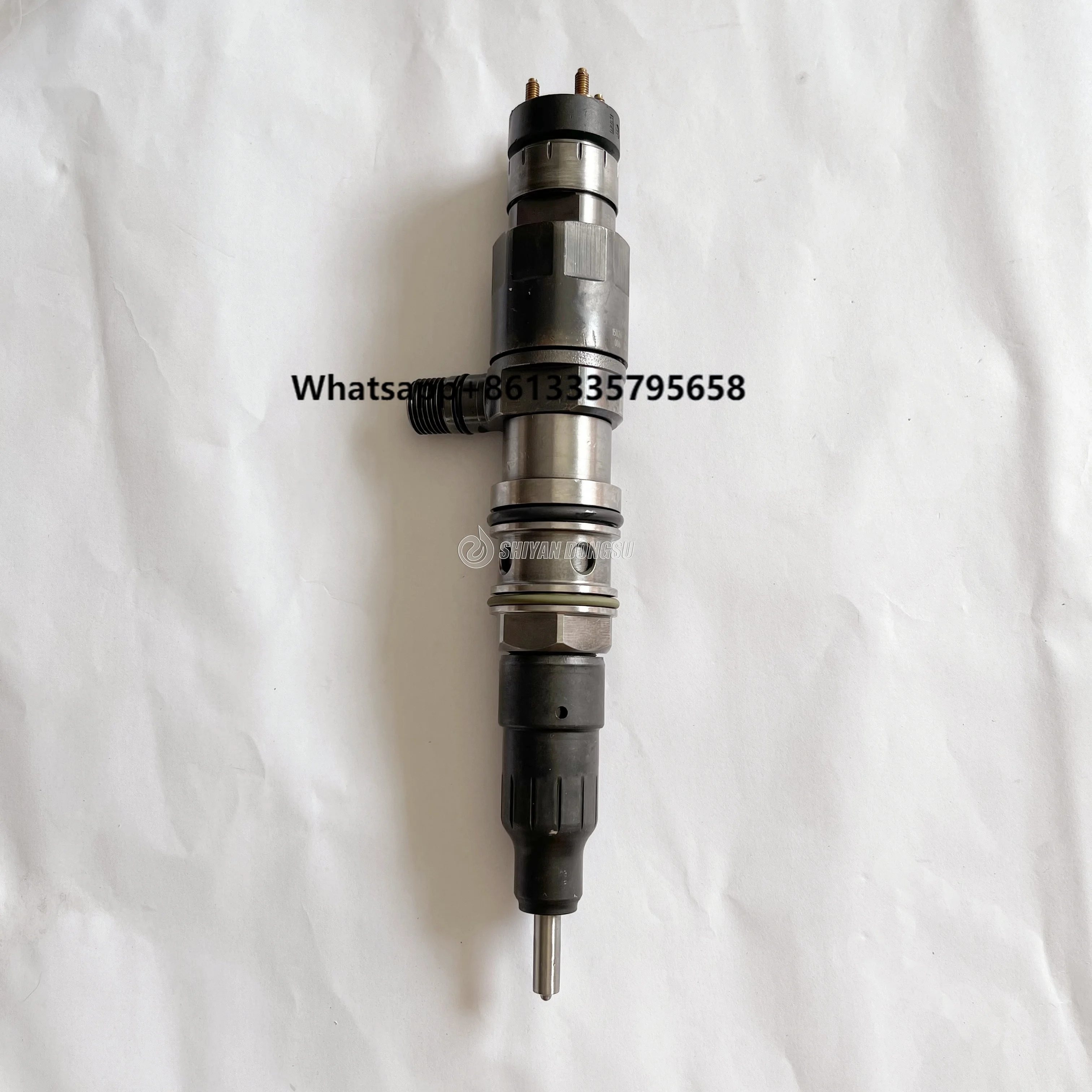 

DD15 Engine Fuel Injector A4720700887 0445120104 0445120207