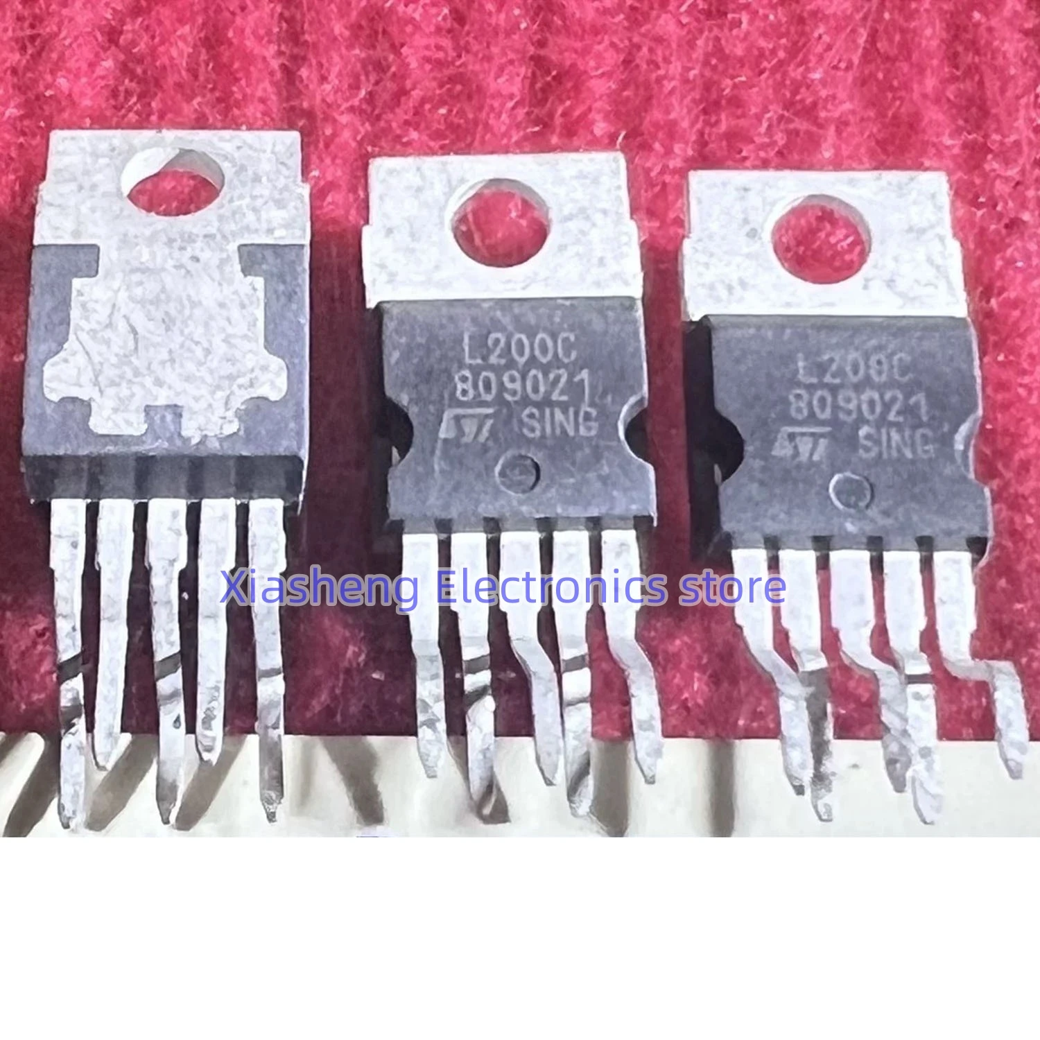 New Original 2Pcs L200C L200CV TO-220-5 Transistor In Stock Good Quality