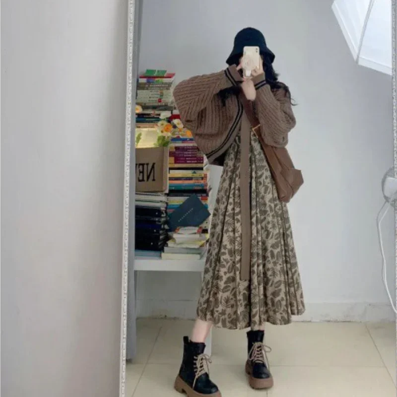 

2024 New Autumn Retro Floral Dress Knitted Cardigan Two-piece Set