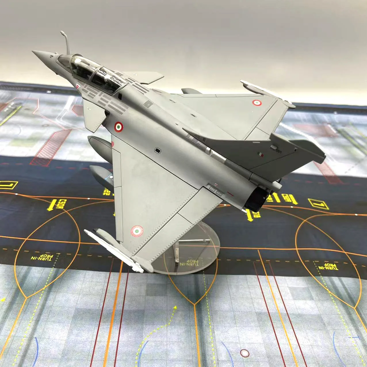 

1/72 New Arrival Special Price Diecast Metal Indian Dassault Rafale B Fighter Model Furniture Display Collection Toys Children