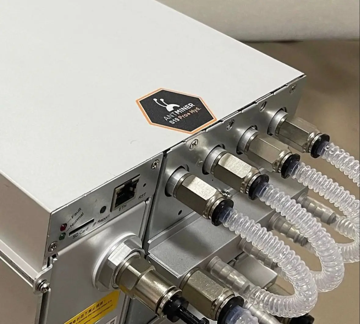 AJ Bitmain Antminer S19 Pro+ Hyd 198Th/s Minerador de Bitcoin com Resfriamento a Água