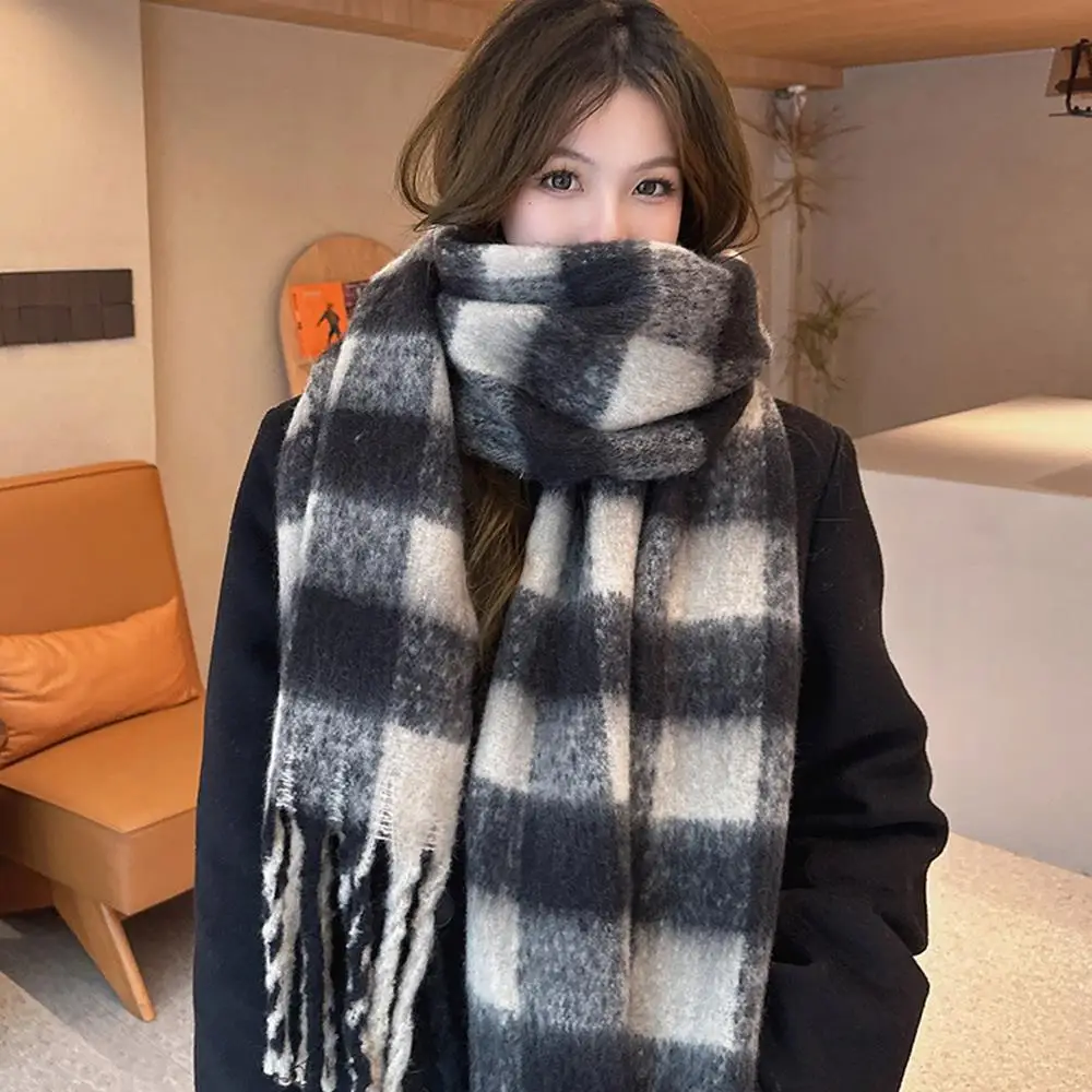 2024 Autumn Winter Plaid Oversized Scarf Couples Vintage Versatile Warm Winter Outdoor Wool Shawl for Men Women Pashmina