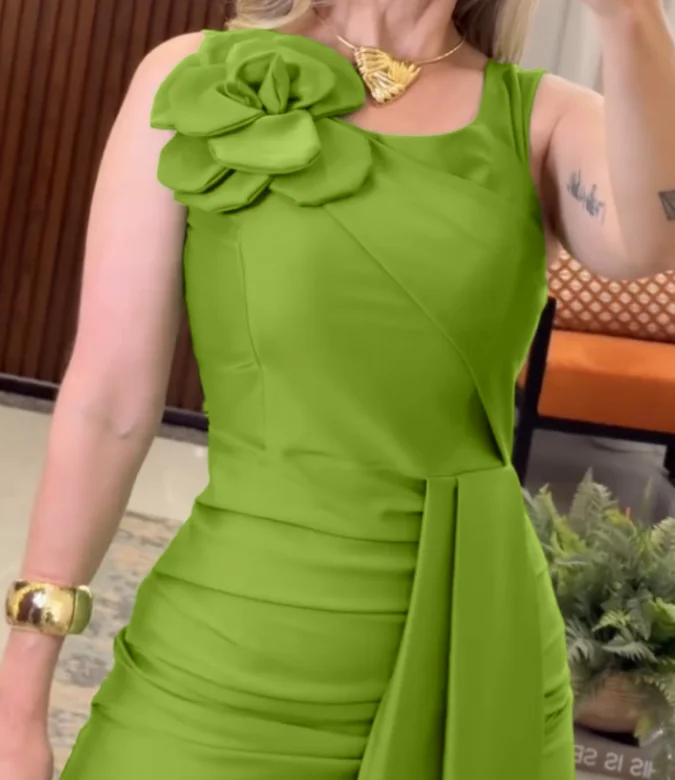 エレガントなドレスパーティー着用 3D フラワー装飾ノースリーブシャーリングドレス女性の装飾サイドネクタイスリットバックボディコンドレス