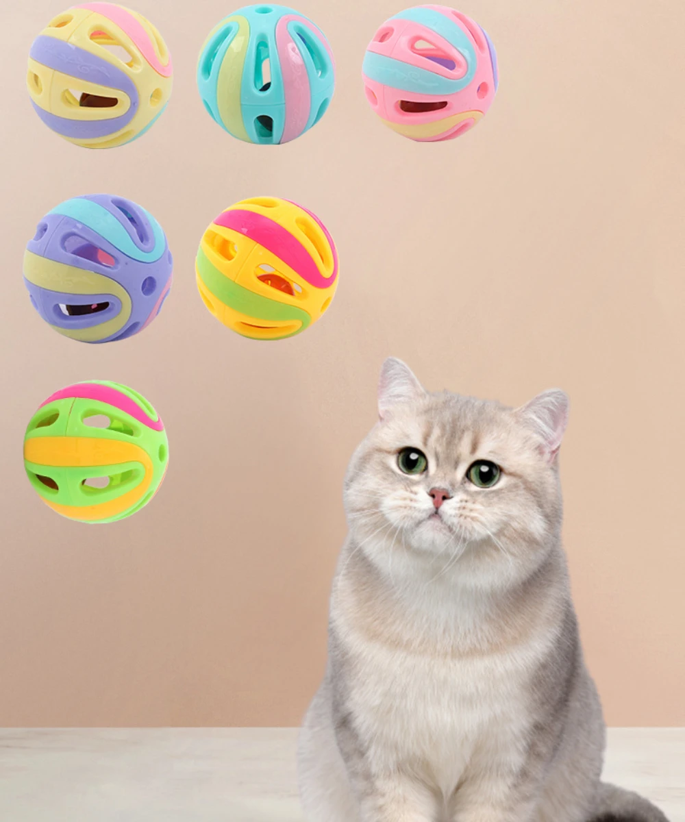 Bell Ball Katzenspielzeug: Buntes interaktives Spielzeug für Kätzchen – Lustiger Plastik-Katzenball mit Geräuschen für Jagdspaß – Haustierbedarf – Detail 2