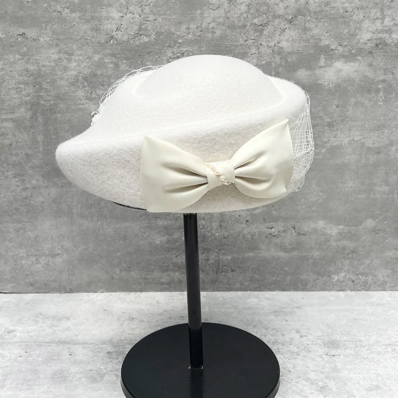 2025 Fedora Women Round Irregular Pearl Bow Mesh Wool Beret British Vintage Temperament Felt Ladies Fashion  Elegant Painter Hat
